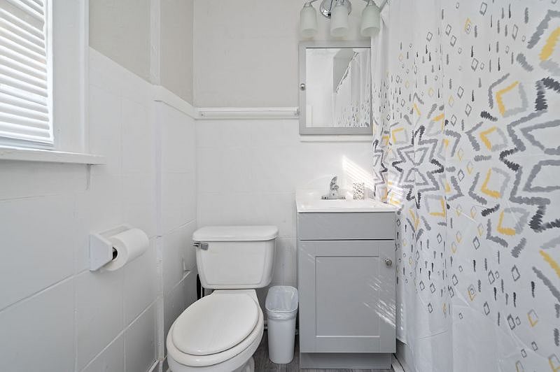 Light and bright bathroom