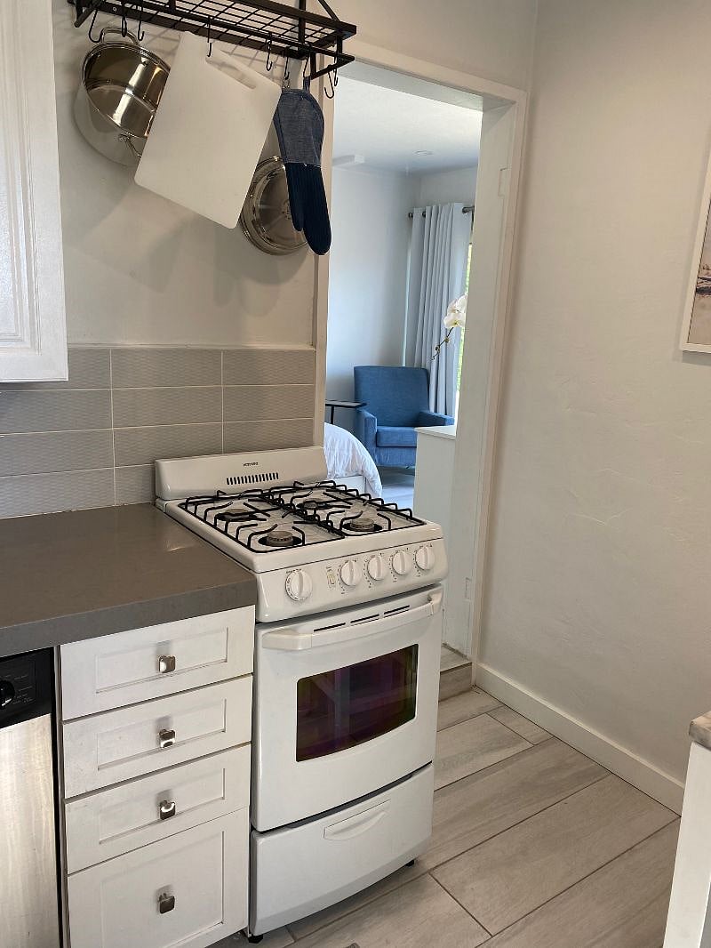 Furnished Finder property 607758_1 photo 9