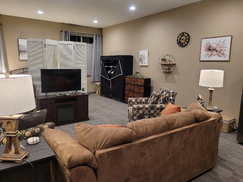 Furnished Finder property 607894_1 photo 2