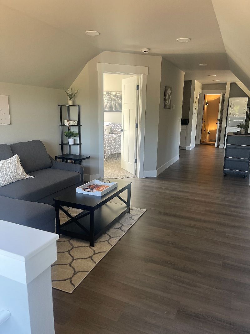Furnished Finder property 607910_1 photo 3