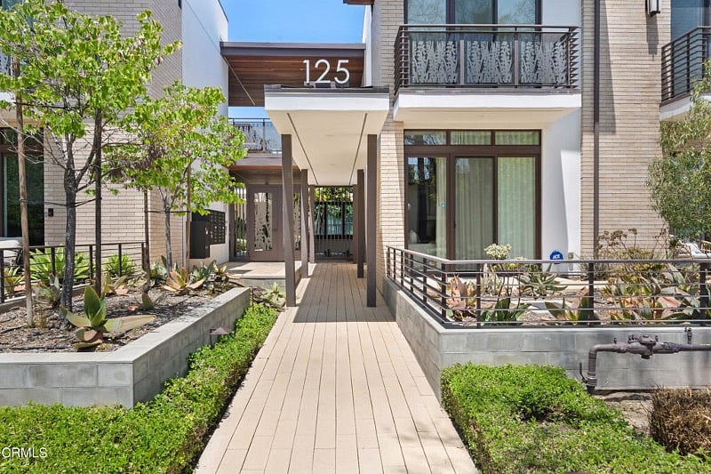 Furnished Finder property 608009_1 photo 2
