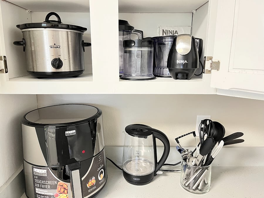 Air fryer, blender/mixer, electric kettle, coffee machine and slow cooker
