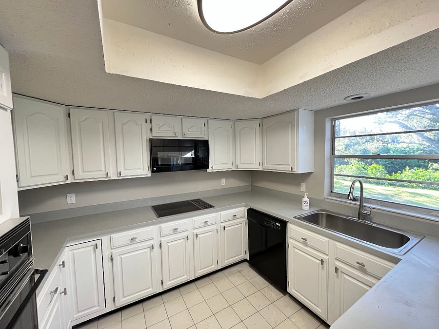 Large kitchen with water view