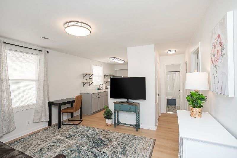 Furnished Finder property 608059_1 photo 8