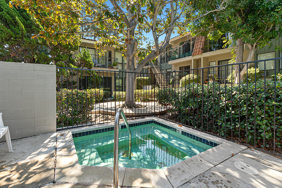 Furnished Finder property 608102_1 photo 29