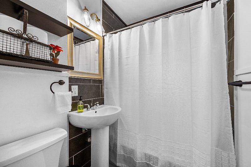 Main bathroom