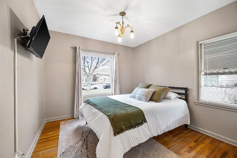 Queen bedroom