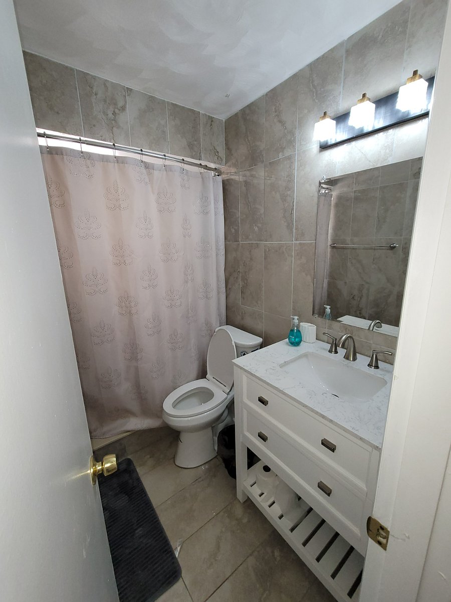 Guest Shower