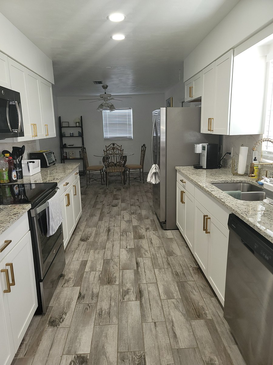 Full Kitchen