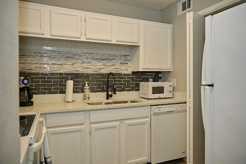 Furnished Finder property 608178_1 photo 18