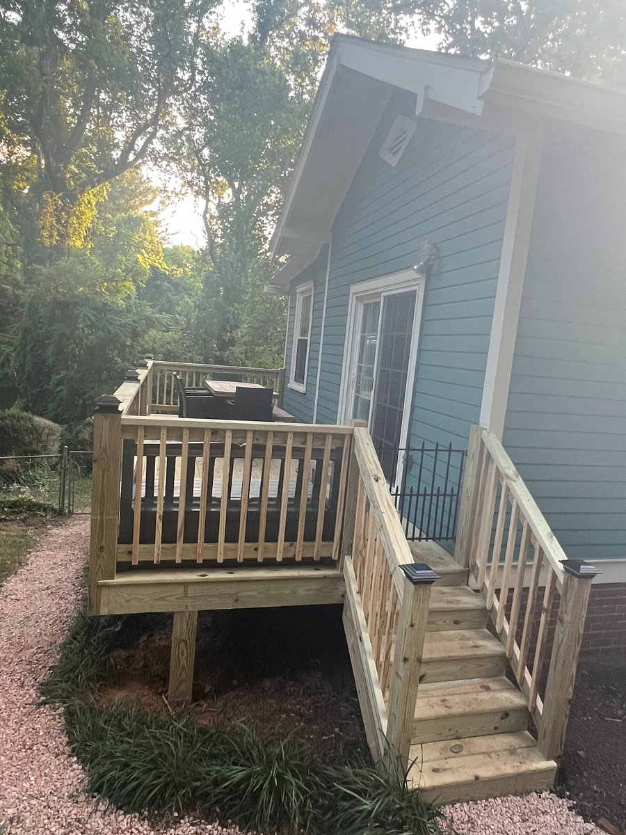 Side deck has a gate. Great for pets!