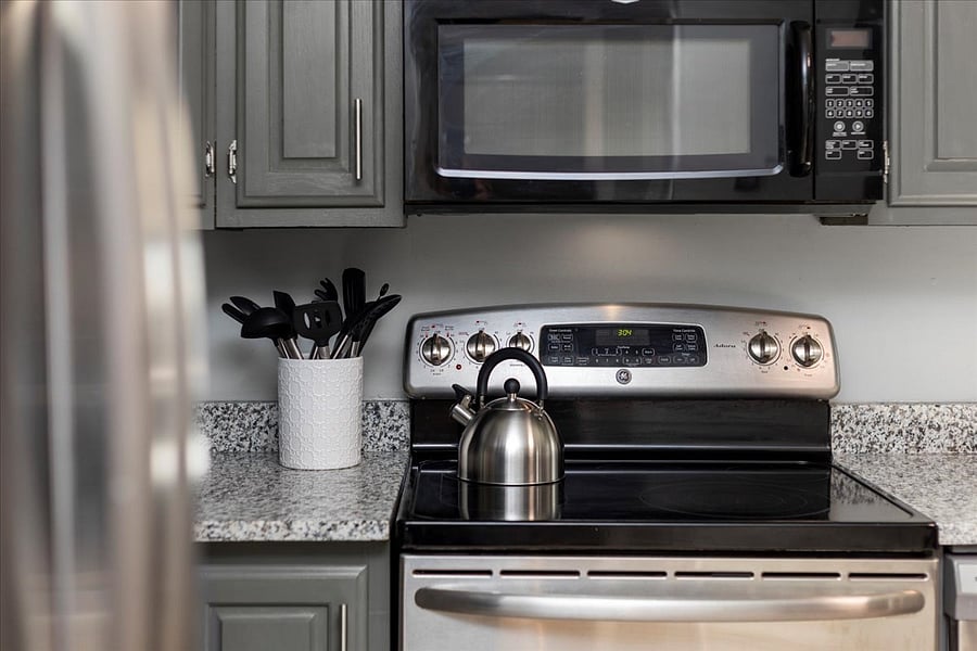 Oven, microwave