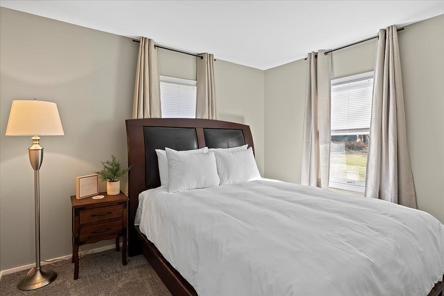 Bedroom 1 - Queen firm mattress