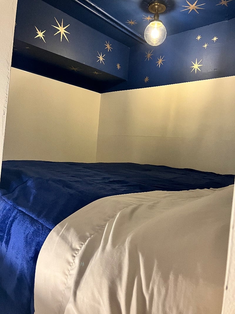 Queen bed loft