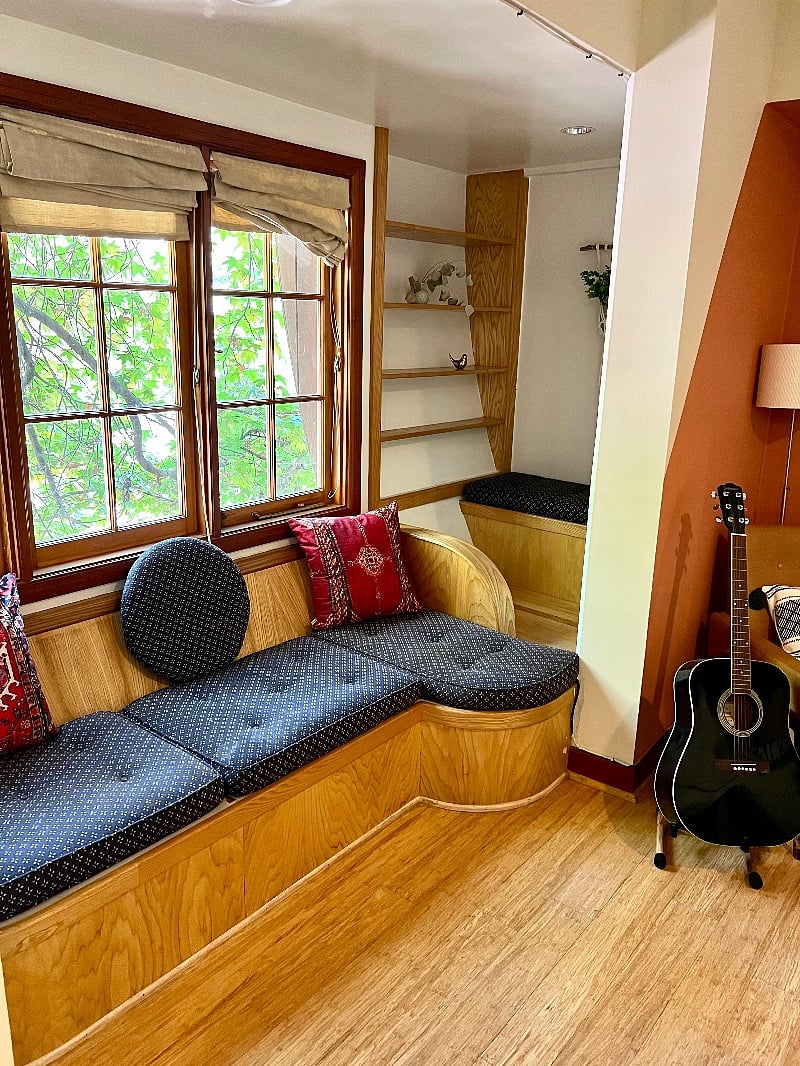 window seats with storage under the seats