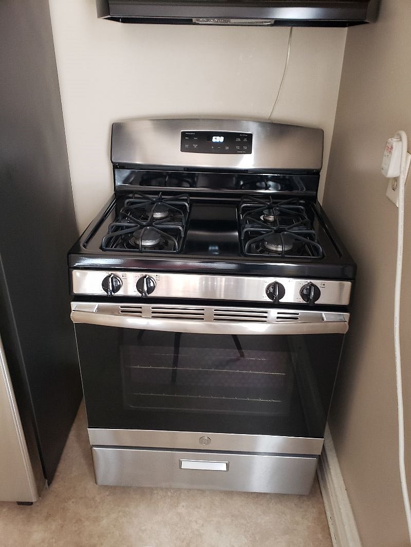 Full size gas stove
