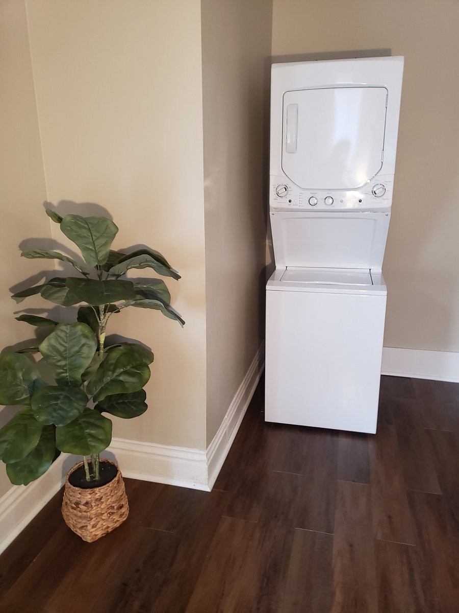 Free in unit washer/dryer
