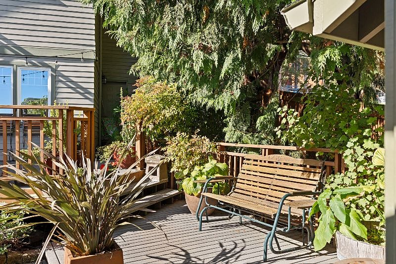 Tenant deck area