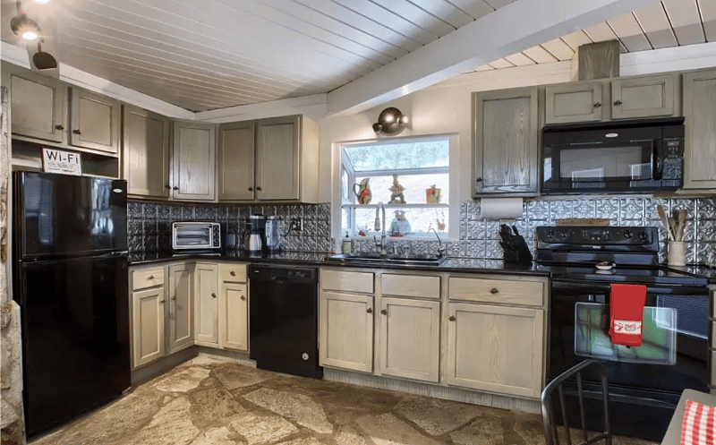 Full Kitchen