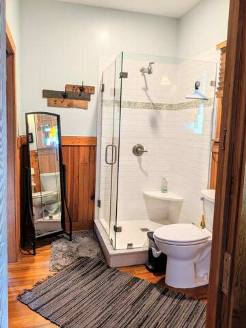 Upstairs shower area.