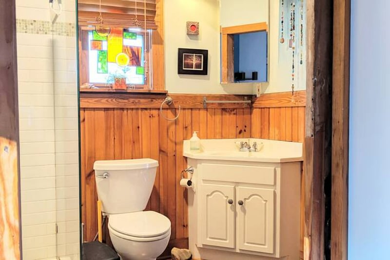 Upstairs bathroom.