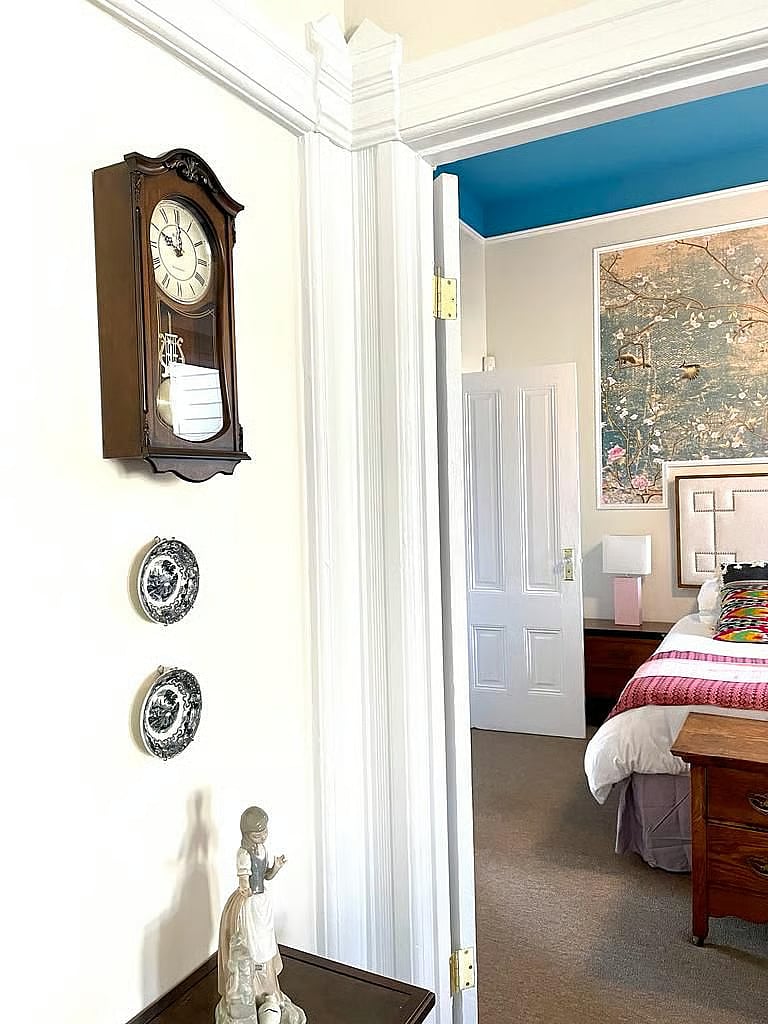 Transition from the dining room to the bedroom.