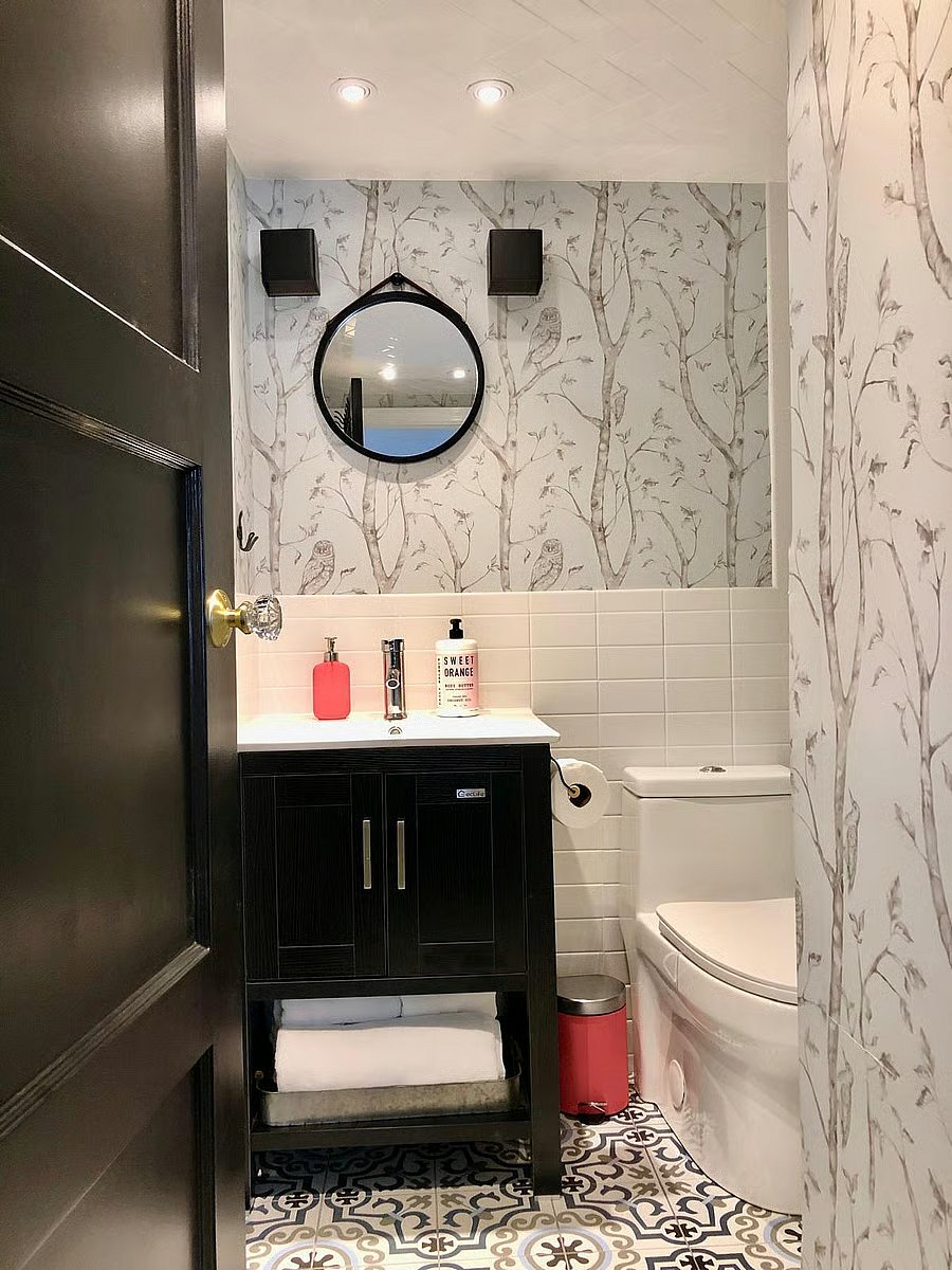 We equiped our bathroom with excellent high absorvent towels for a spa-like experience.