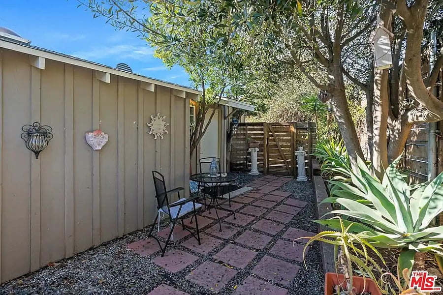 Furnished Finder property 608651_2 photo 9