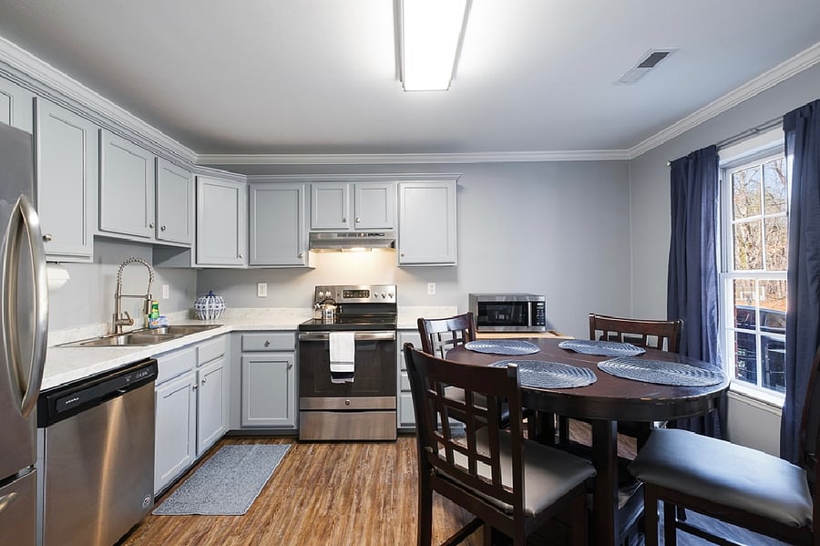 Fully stocked, eat in kitchen with dishwasher.