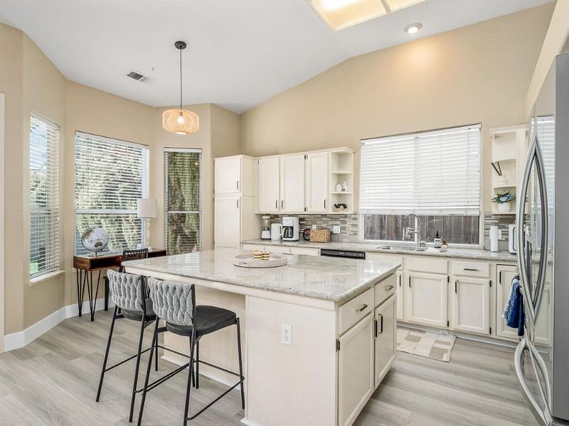 Furnished Finder property 608720_1 photo 15