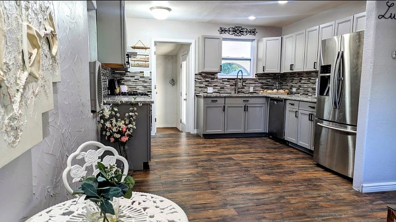 Furnished Finder property 608739_1 photo 10