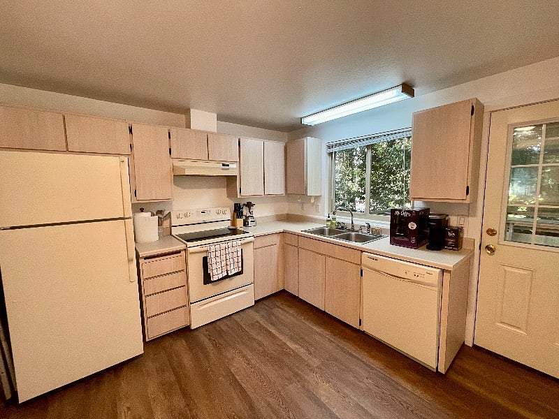 Furnished Finder property 608750_1 photo 13