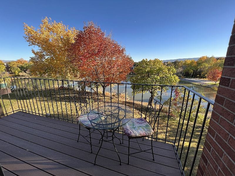 Private balcony overlooking Lake Lenore