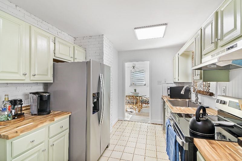 Furnished Finder property 608820_1 photo 3