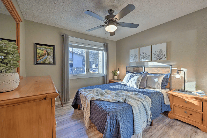 Second bedroom, queen