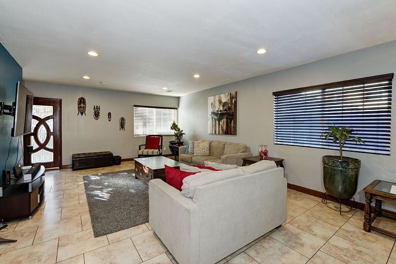 Furnished Finder property 609179_1 photo 3