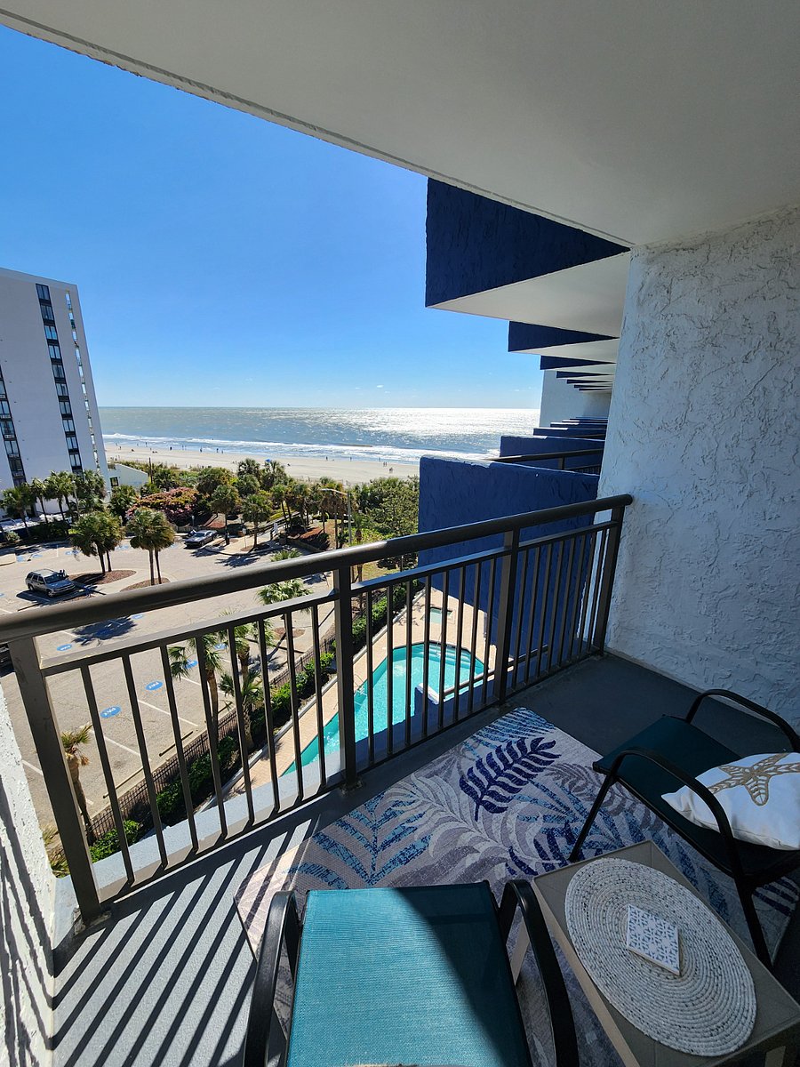 Enjoy your morning coffee or evening cocktail while enjoying the Beautiful Ocean Views! 