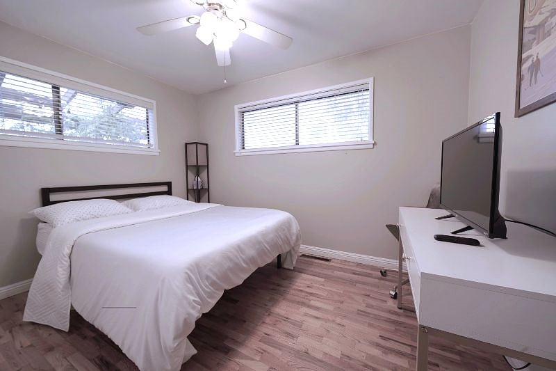 Queen bedroom