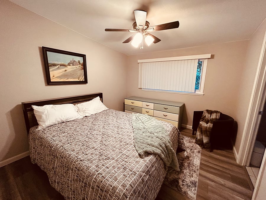 bed rm #1 queen bed