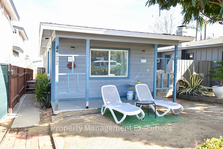 This is the front Airbnb. Studio is located behind the house.