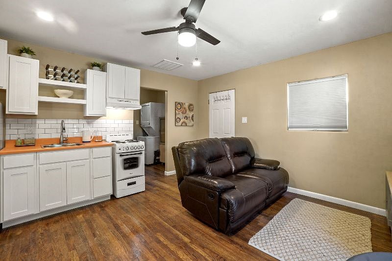 Furnished Finder property 609600_1 photo 8