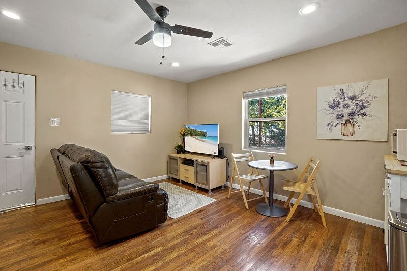 Furnished Finder property 609600_1 photo 10