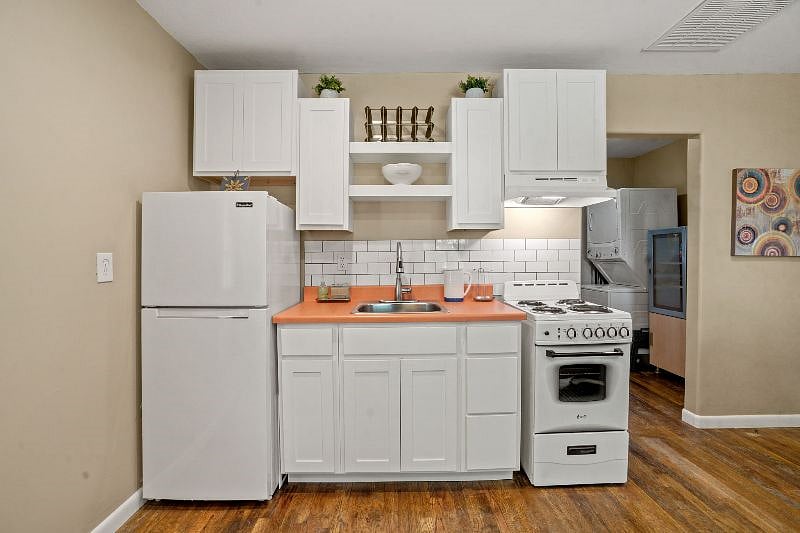 Furnished Finder property 609600_1 photo 12