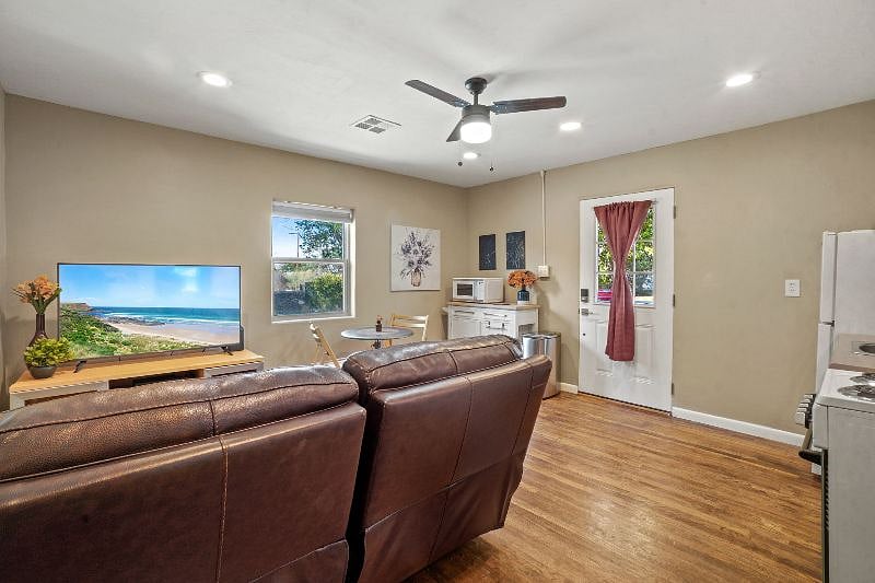 Furnished Finder property 609600_1 photo 11
