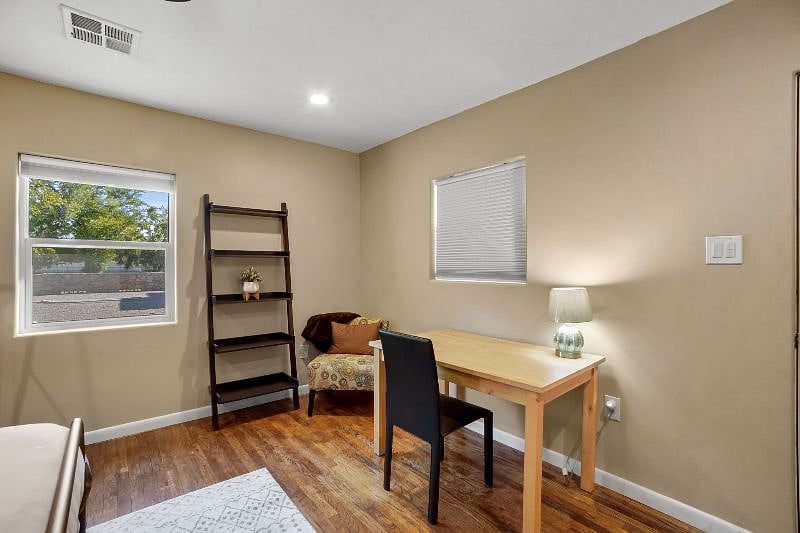 Furnished Finder property 609600_1 photo 17