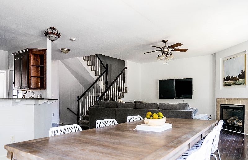 Large living room with Smart TV