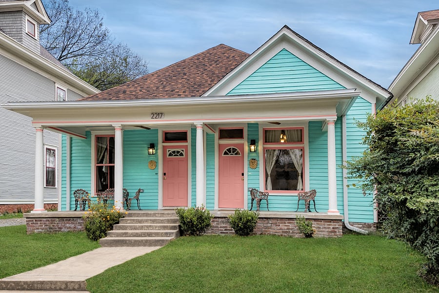 Restored Armstrong Cottage Duplex (Sunshine Suite entrance on right)