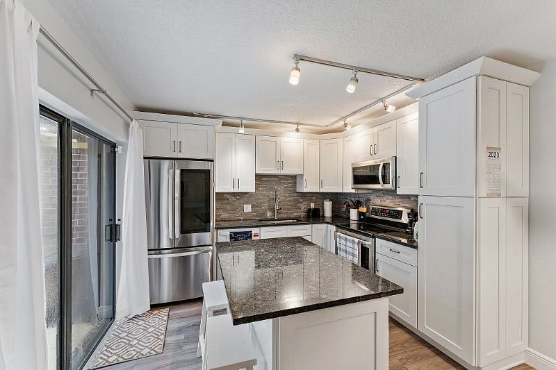 Furnished Finder property 609685_1 photo 6