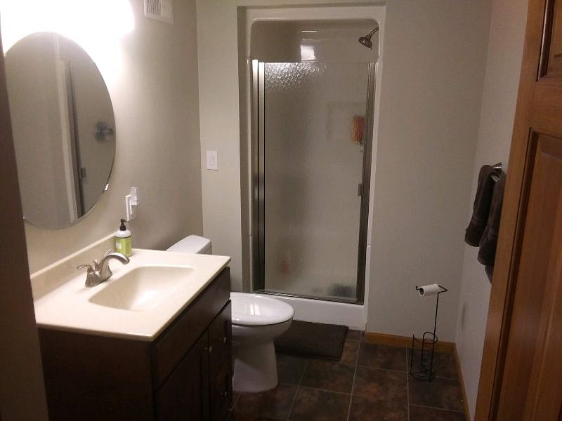 Twin Tudors Inn Basement Bathroom