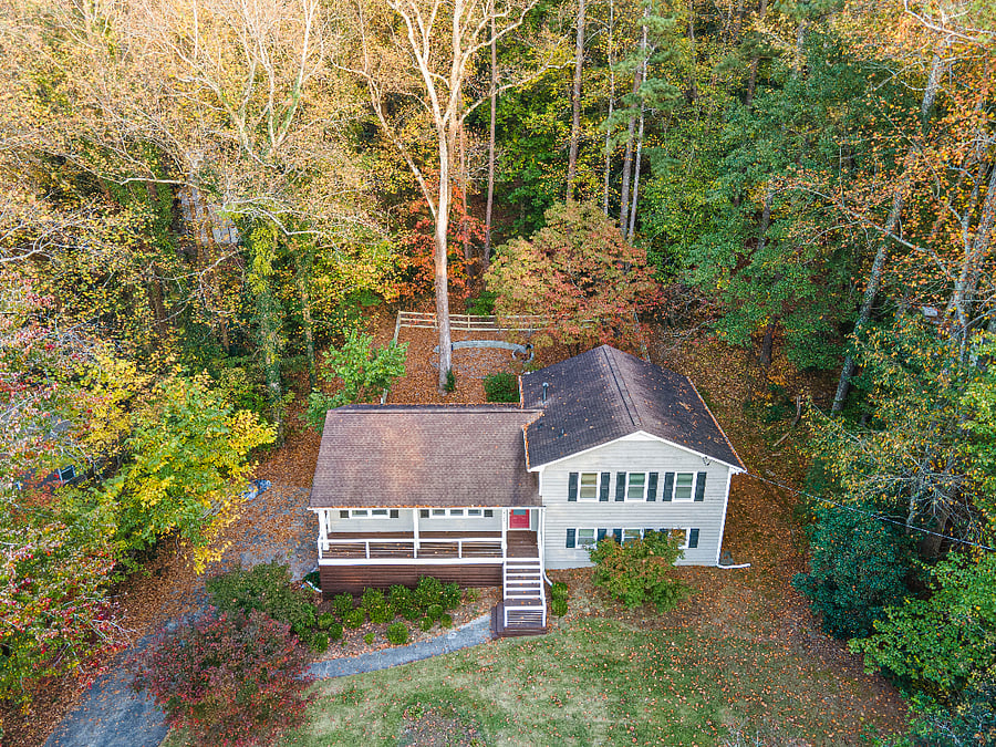 Private setting - fenced and pet friendly 